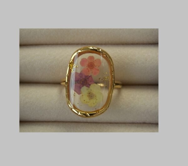 Anillo retro biselado con flores