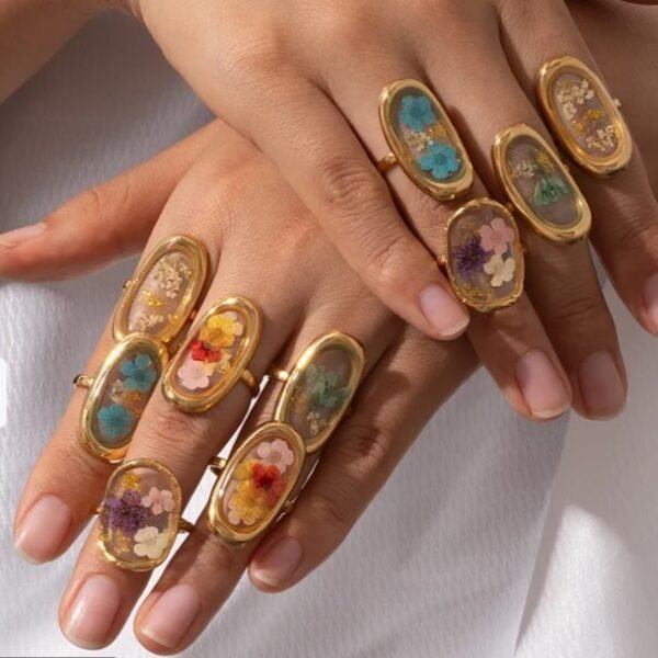 Anillo retro biselado con flores