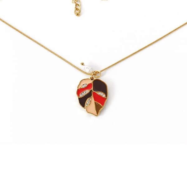 Cadena con dije de hoja