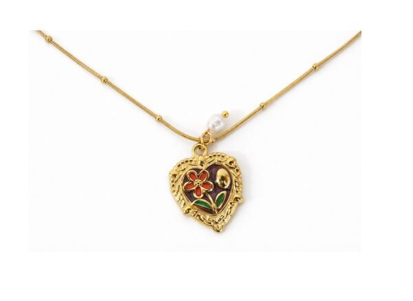 Cadena con dije de corazón y flor
