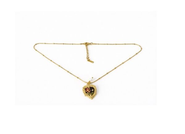 Cadena con dije de corazón y flor
