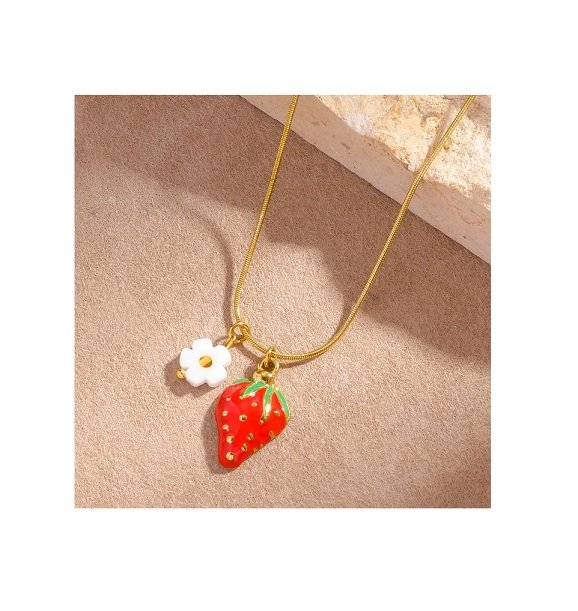 Cadena con dije de fresa y flor