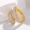 Anillo ancho blanco perlado